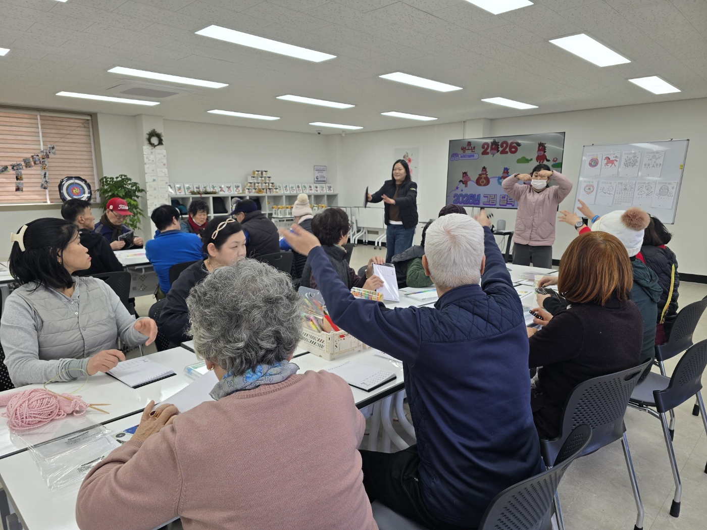 [농아인어르신 쉼마루] 2026년의 첫 페이지, 어르신들의 꿈으로 채우다! 토탈공예시간~
