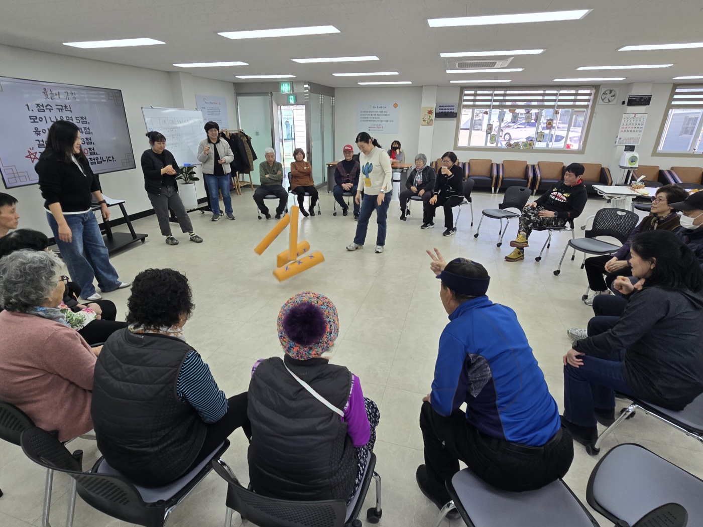 [농아인어르신 쉼마루] 어르신들의 윷놀이 대격돌! 마지막 '검정팀'의 멋진 역전승이 펼쳐졌습니다!