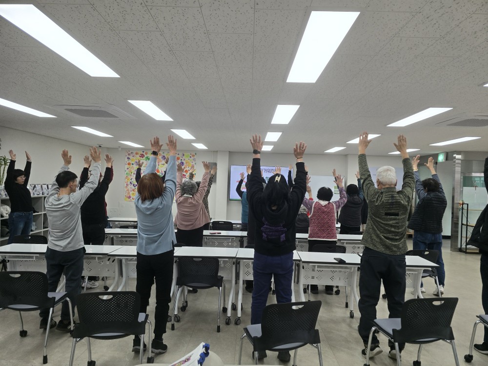[농아인어르신 쉼마루] 봄바람처럼 가볍게~! 농어르신 체조 프로그램 첫 시간