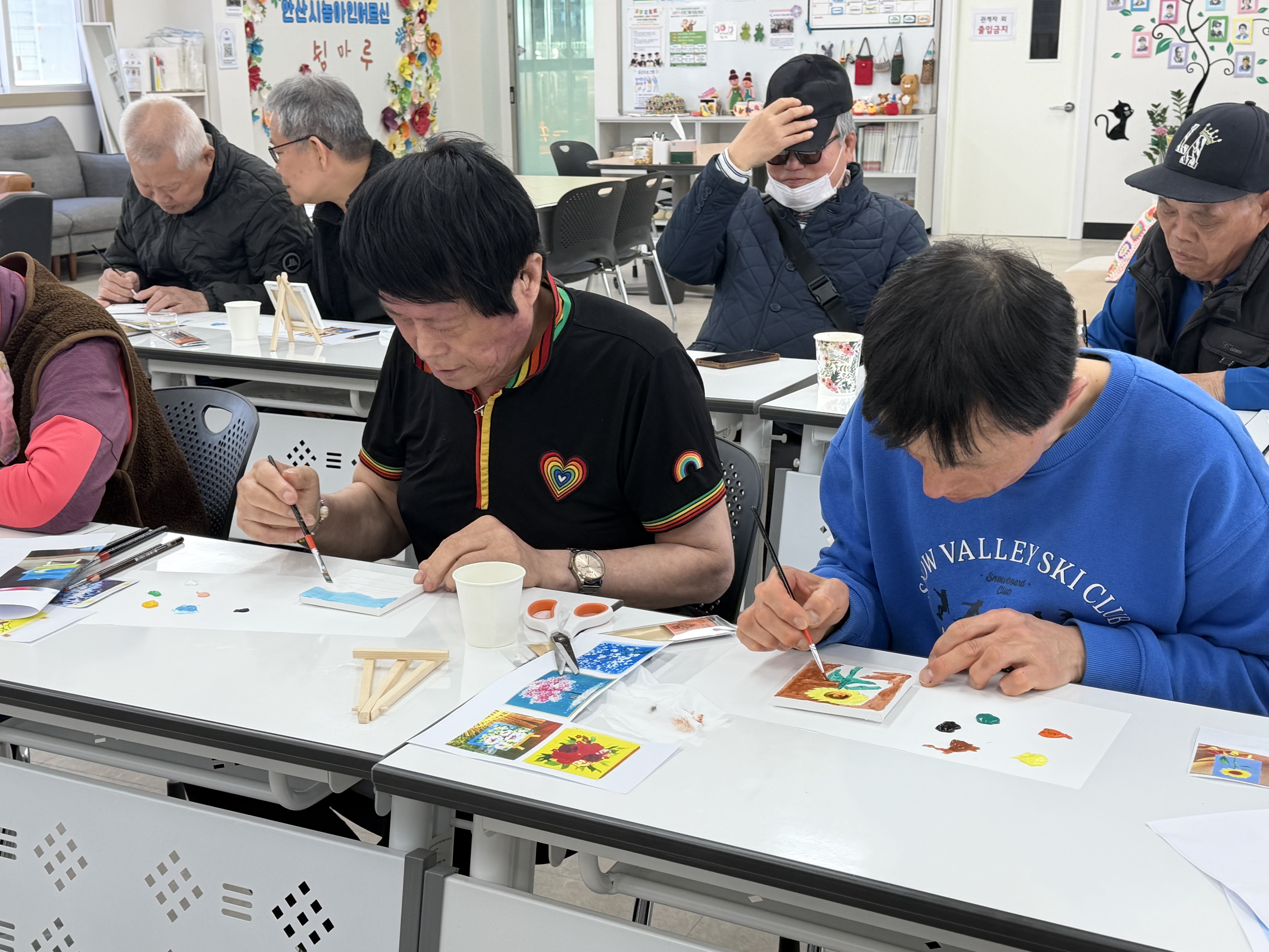 [농아인어르신 쉼마루] 어르신들의 봄을 담는 시간! 토탈공예- 나도 봄바람 화가!